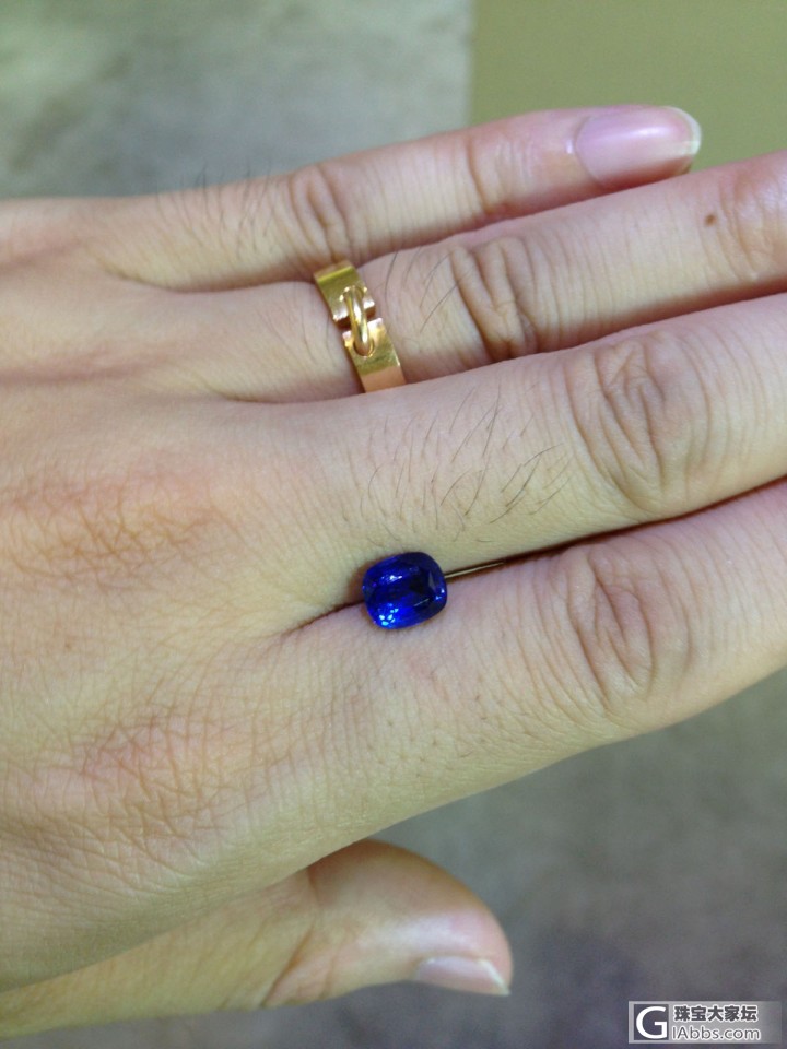 发一组有烧蓝宝石 颜色非常正 皇家蓝色 适合做